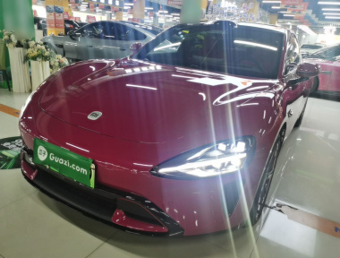 MI SU7 2025 car image 