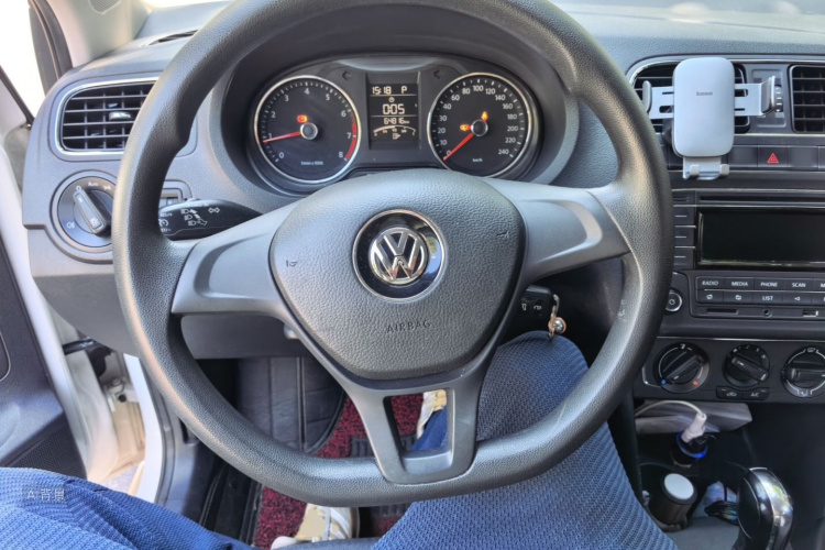 Volkswagen Polo 2015 #12 Volkswagen Polo 2015 car image #12