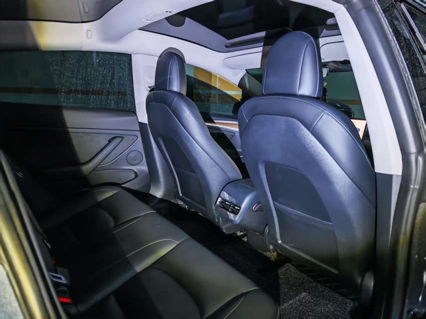 Tesla Model 3 2021 car image #3