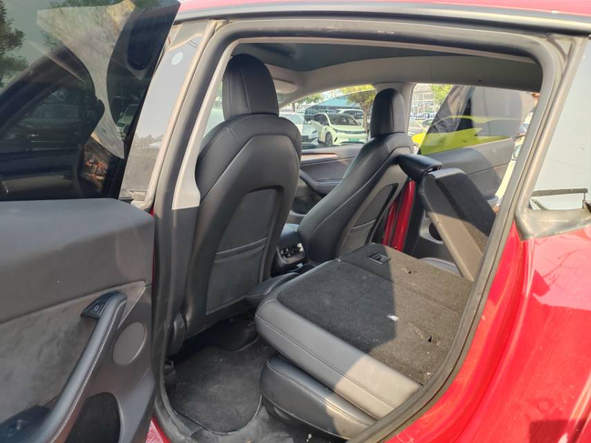 Tesla Model Y 2021 صورة سيارة #5
