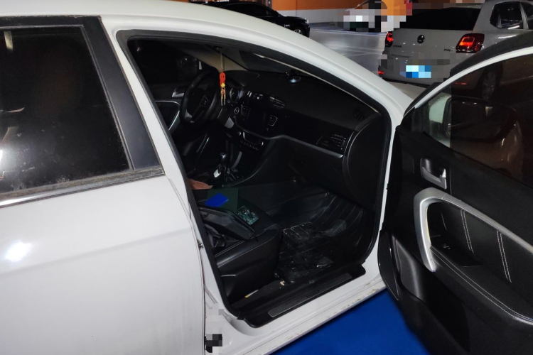 GEELY Emgrand 2016 #27 GEELY Emgrand 2016 car image #27
