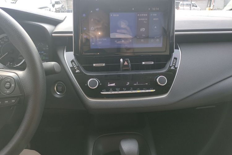 Toyota Corolla 2023 car image #13