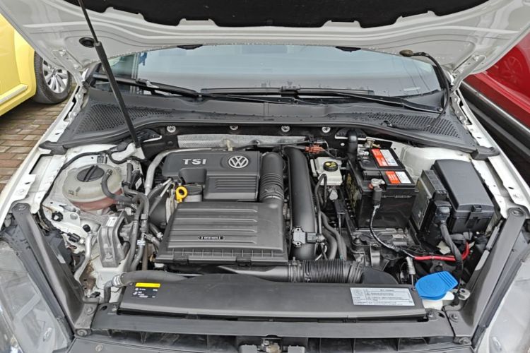 Volkswagen Golf 2017 car image #20