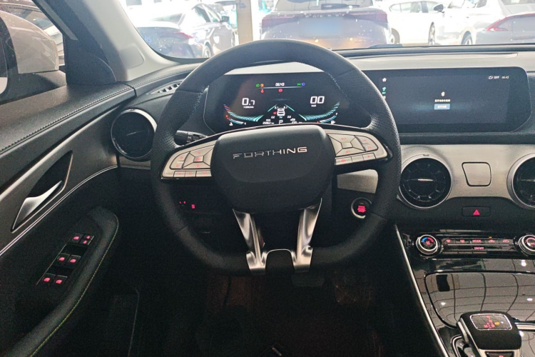 Forthing T5 EVO 2024 immagine di auto #15