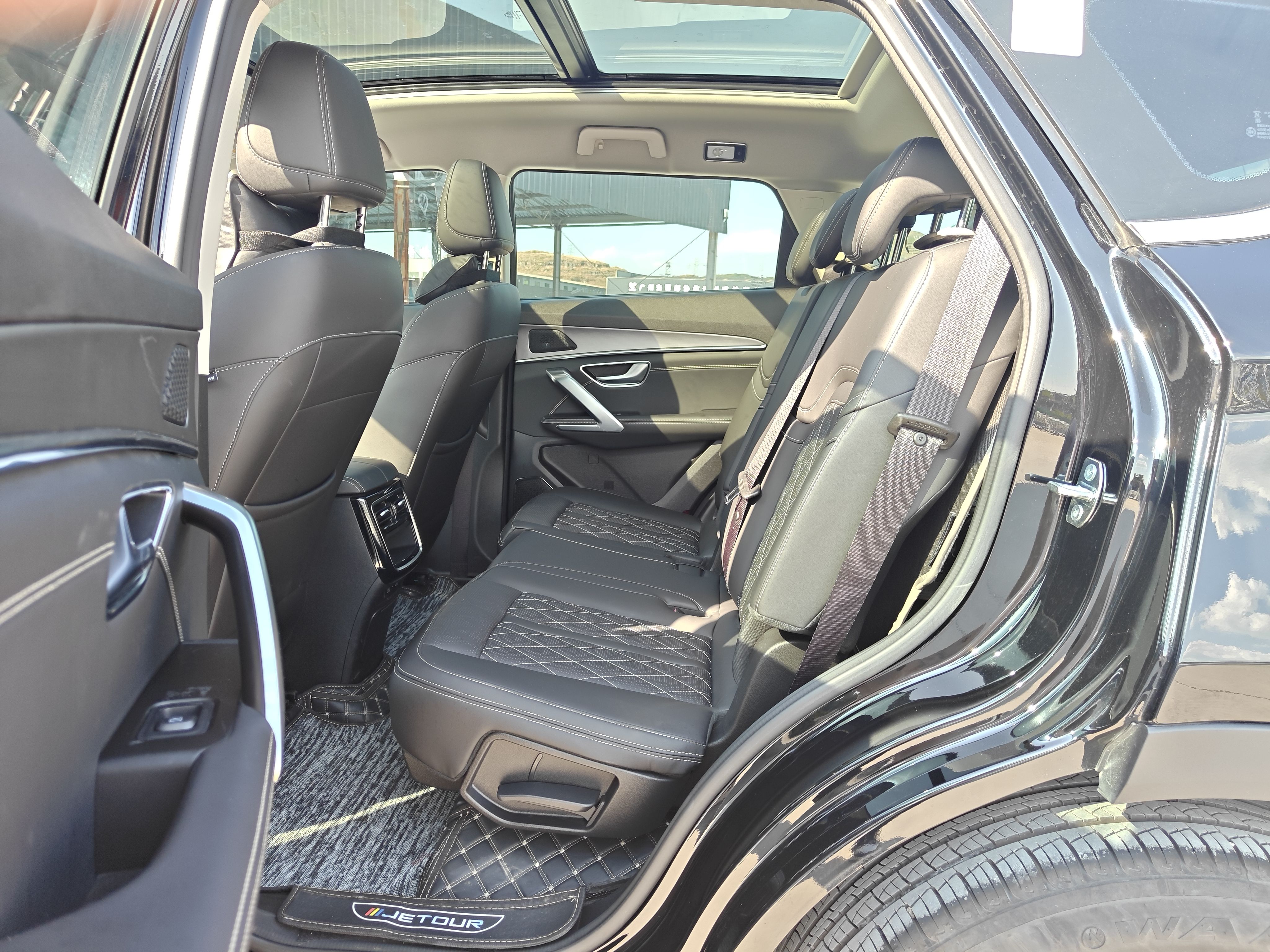 Jetour X70 PLUS 2024 car image #5