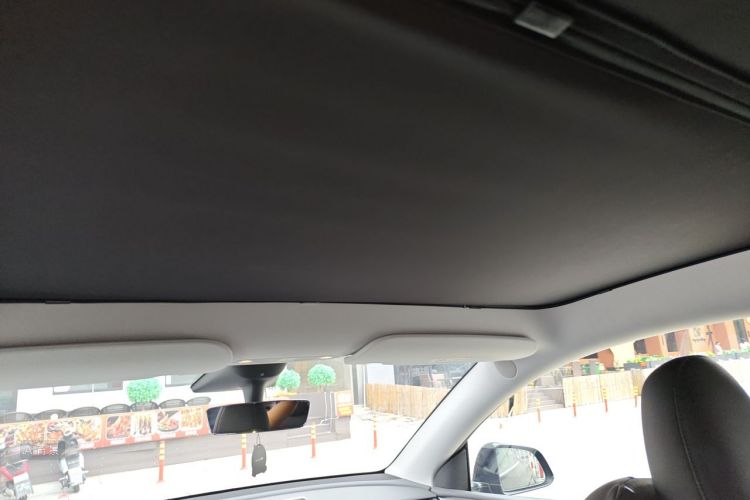 Tesla Model Y 2023 #20 Tesla Model Y 2023 car image #20