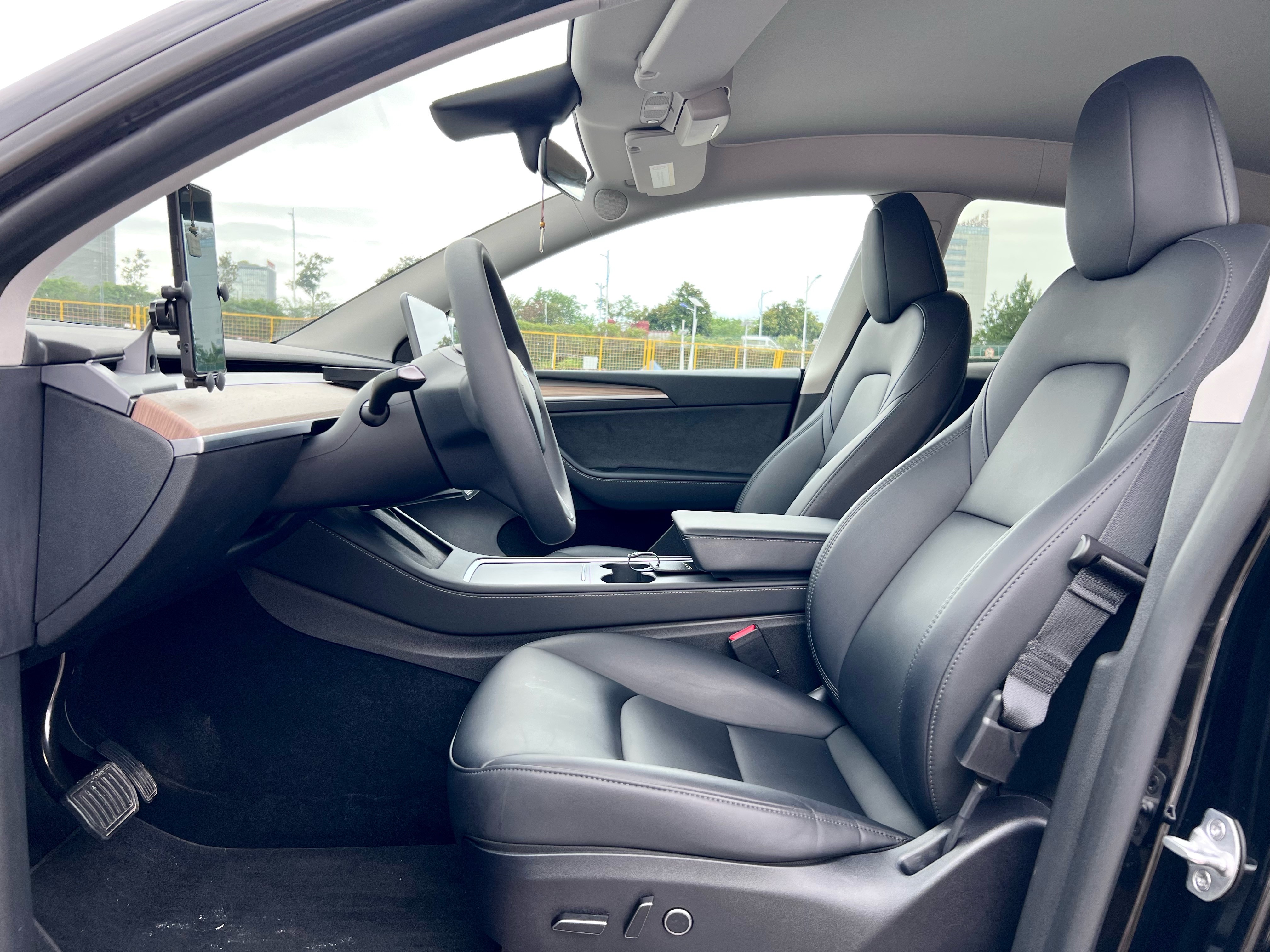 Tesla Model Y 2023 #6 Tesla Model Y 2023 car image #6