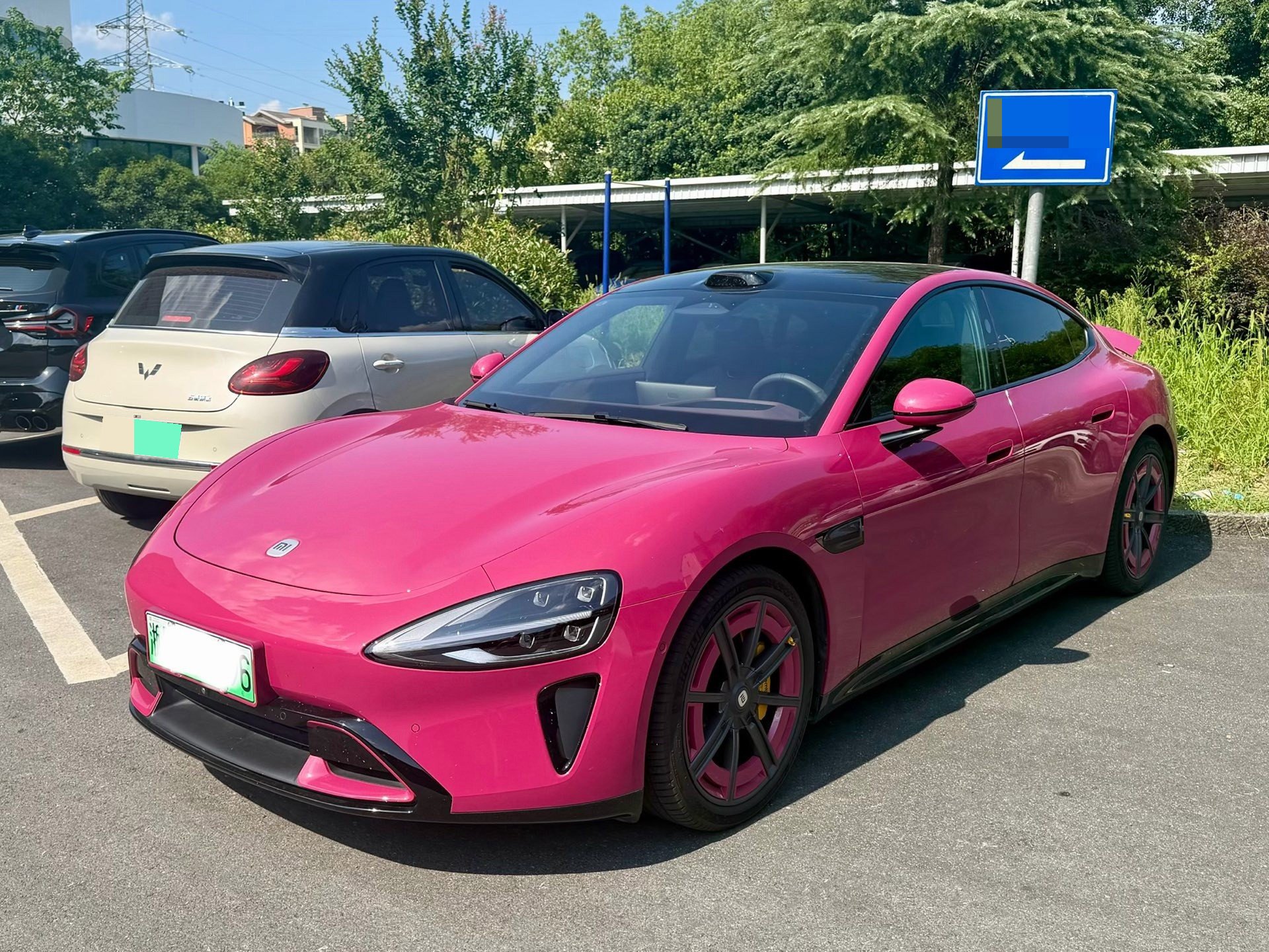 MI SU7 2025 MI SU7 2025 car image