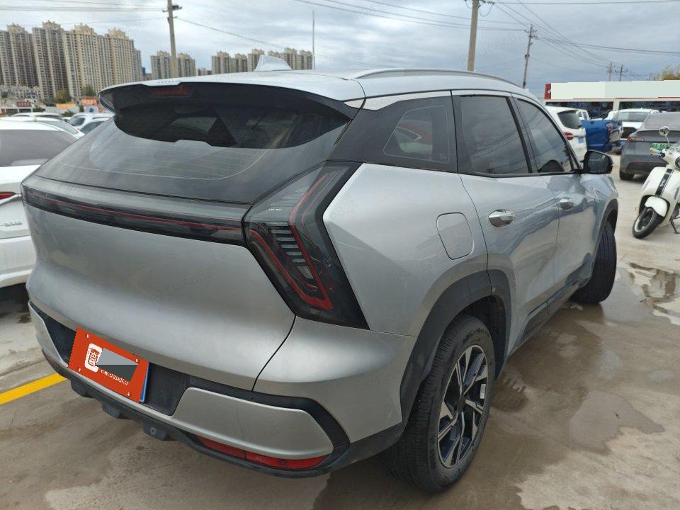 GEELY Boyue L 2025 car image #2