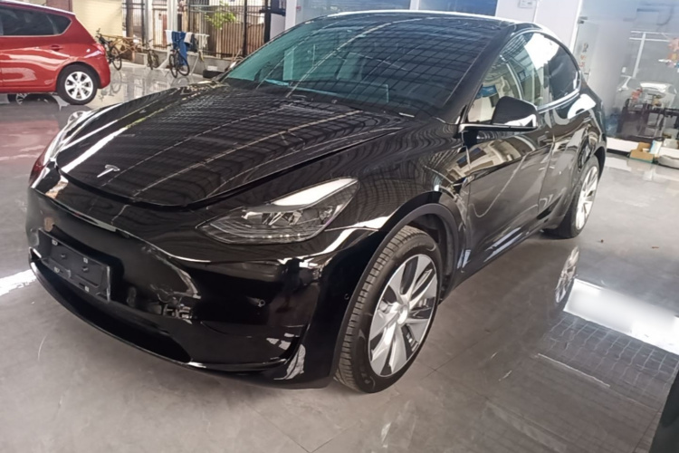 Tesla Model Y 2023 #2 Tesla Model Y 2023 car image #2