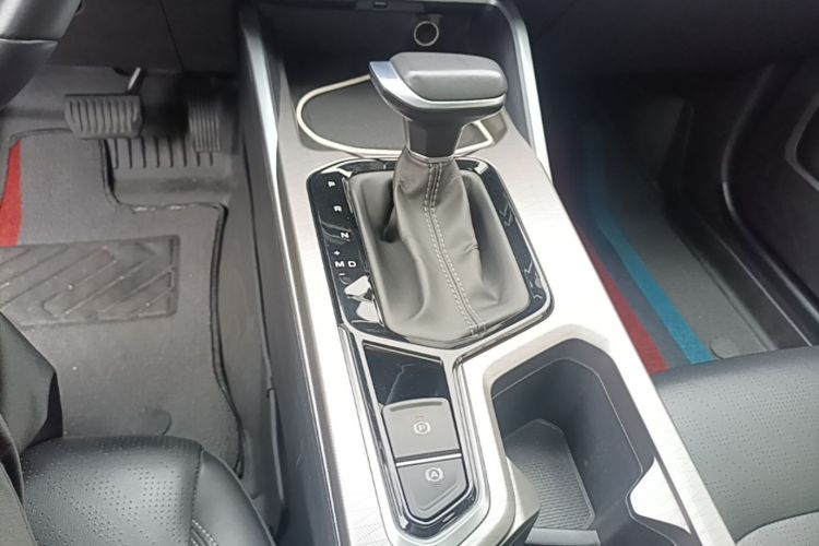 GEELY Emgrand 2021 #14 GEELY Emgrand 2021 car image #14