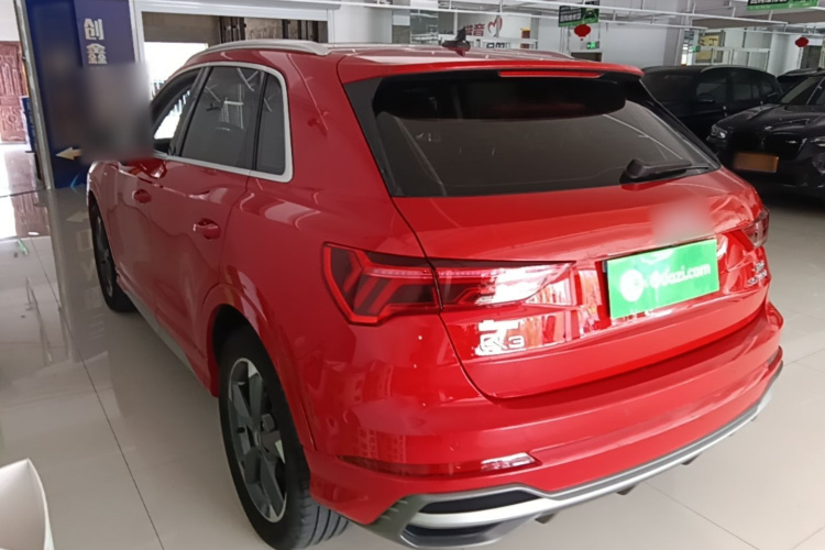 Audi Q3 2019 car image #5