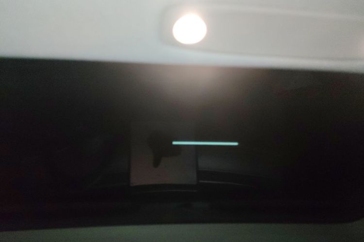 Tesla Model 3 2022 car image #16