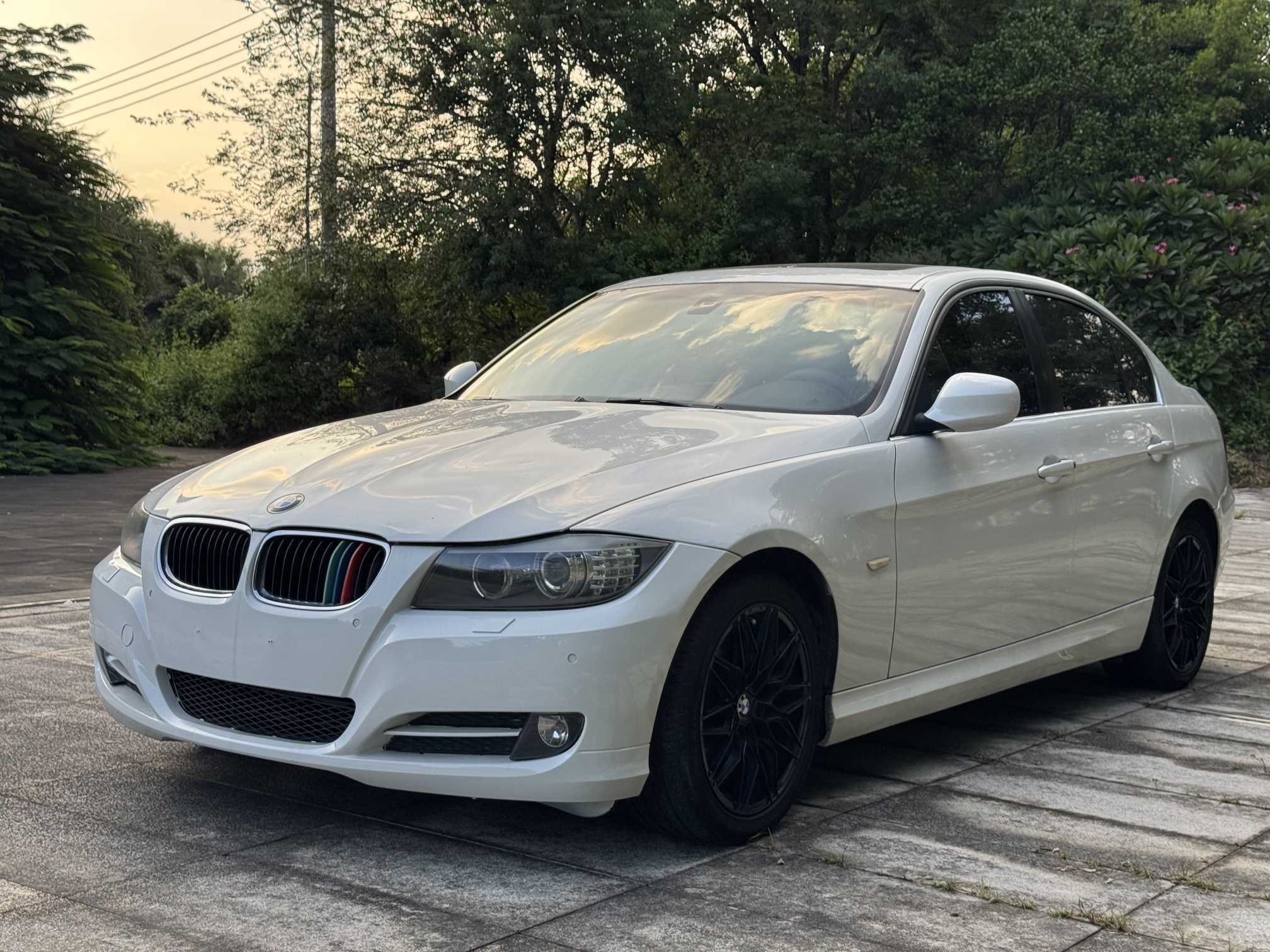 BMW 3 Series 2011 BMW 3 Series 2011 car image