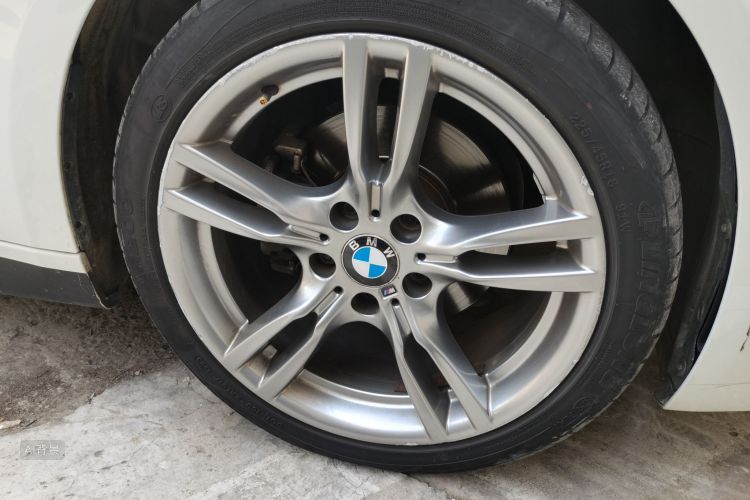 BMW 3 Series 2018 car image #9