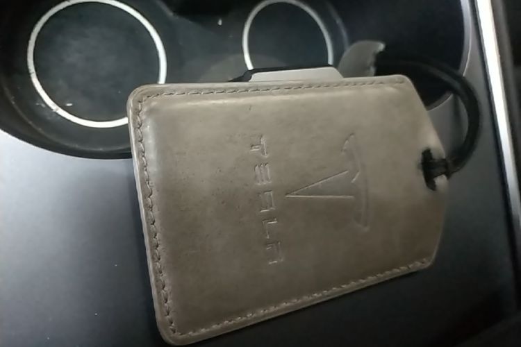 Tesla Model Y 2023 immagine di auto #9