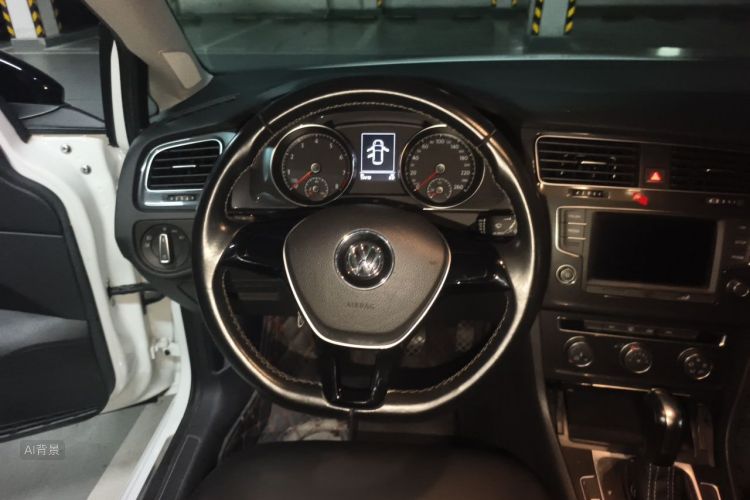 Volkswagen Golf 2017 car image #12