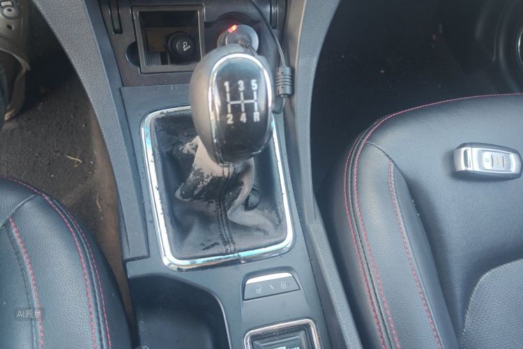 GEELY Emgrand 2015 car image #16