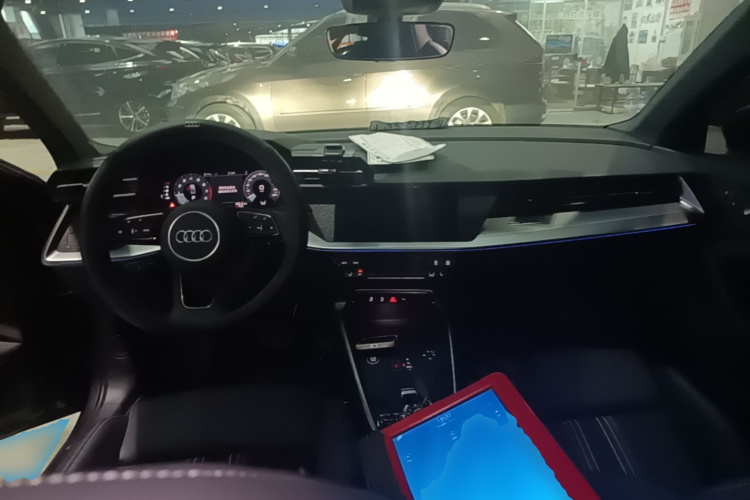 Audi A3 2023 immagine di auto #10