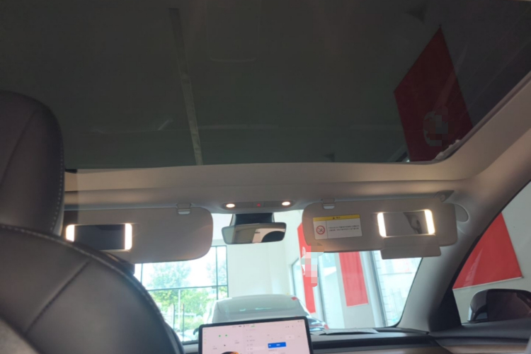 Tesla Model 3 2022 car image #18