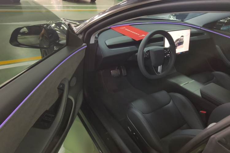 Tesla Model 3 2024 car image #16