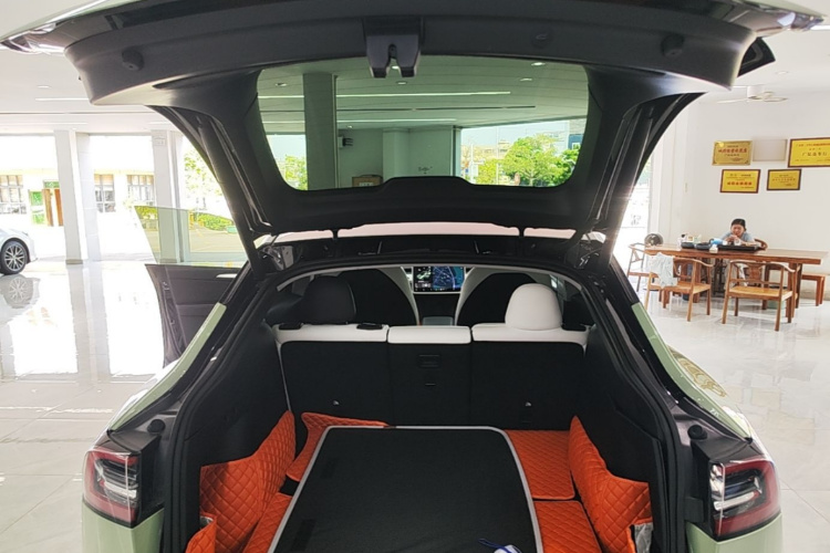 Tesla Model Y 2021 car image #19