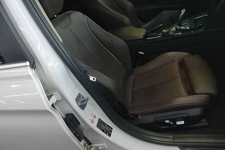 BMW 3 Series 2018 #24 BMW 3 Series 2018 car image #24