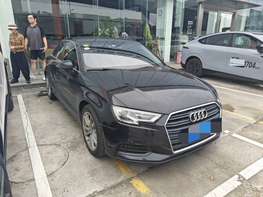 Audi A3 2018 car image #3