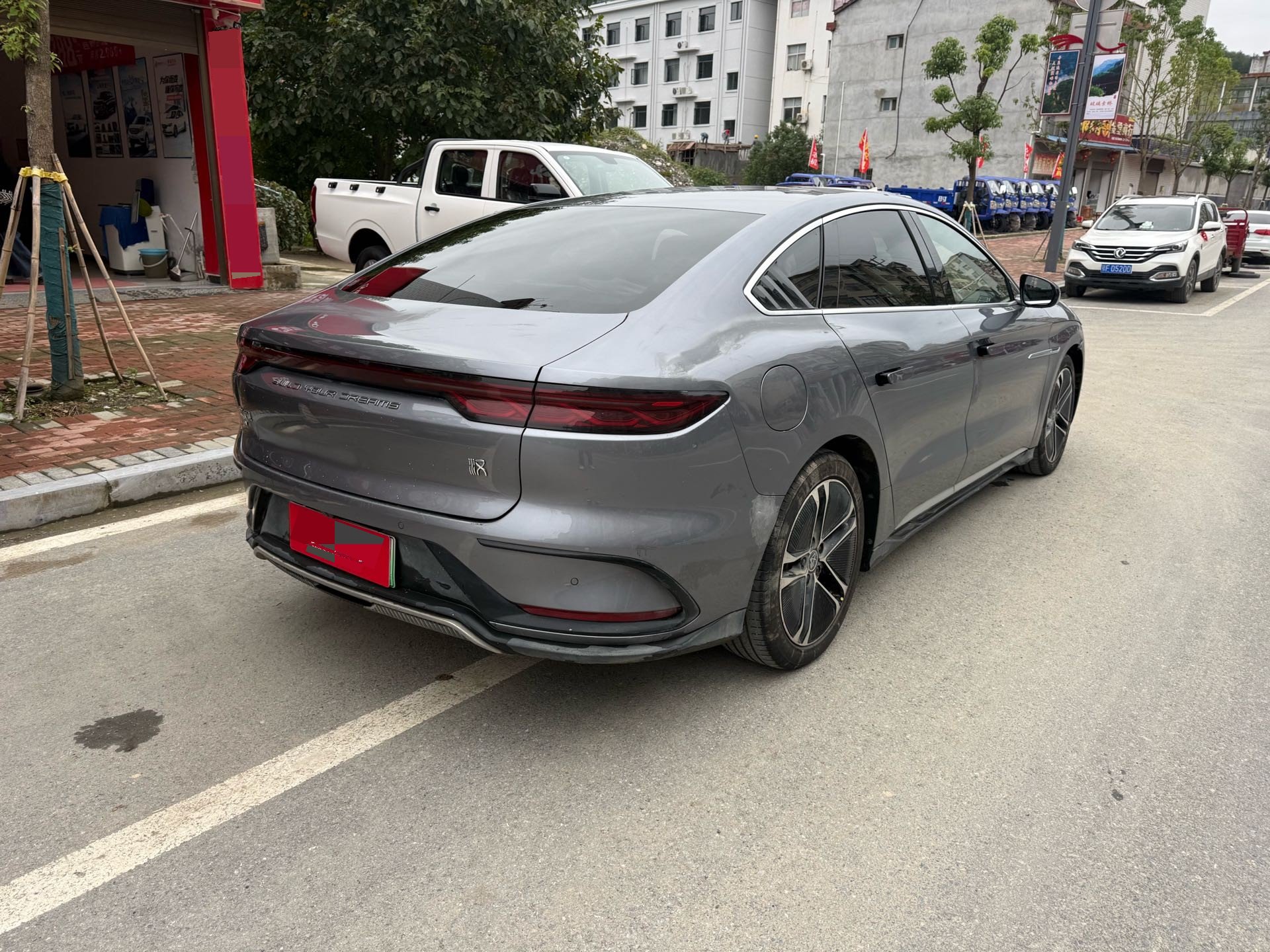 BYD Han 2023 #4 BYD Han 2023 car image #4