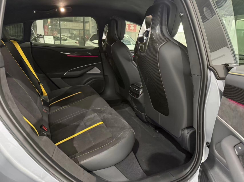 MI SU7 Ultra 2025 car image #8