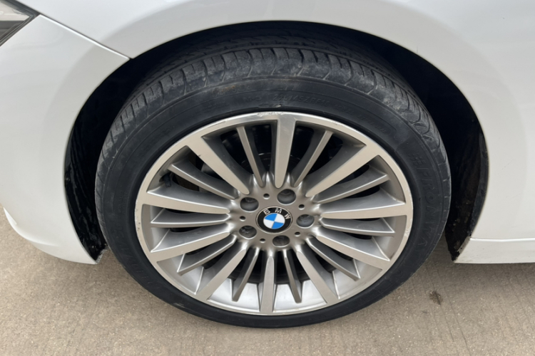 BMW 3 Series 2018 car image #7