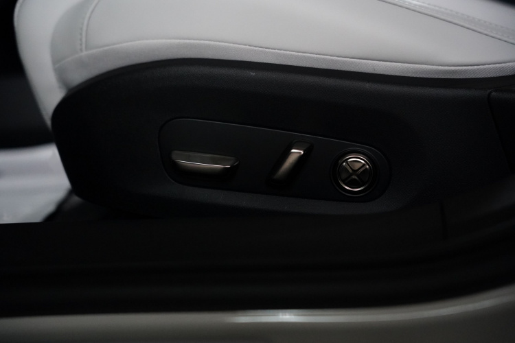 MI SU7 2024 car image #17