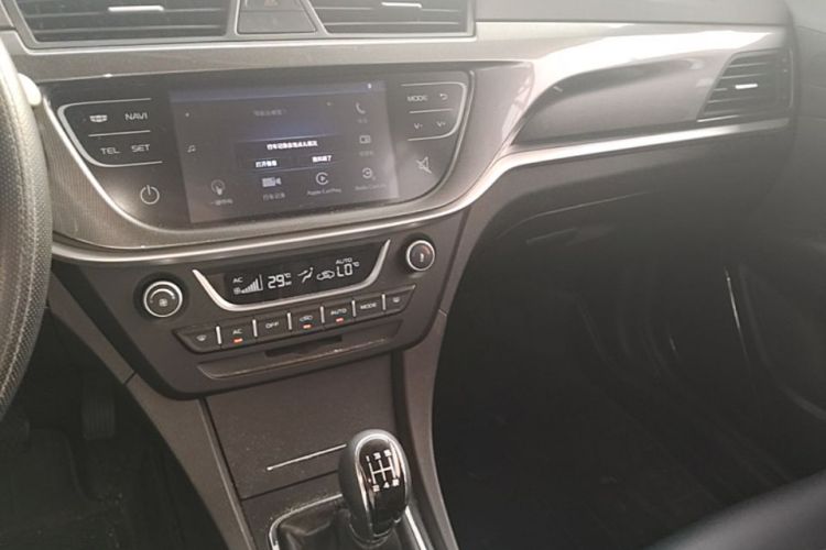 GEELY Emgrand 2017 car image #15