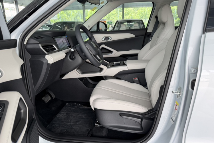 BYD YuanUP 2025 car image #15