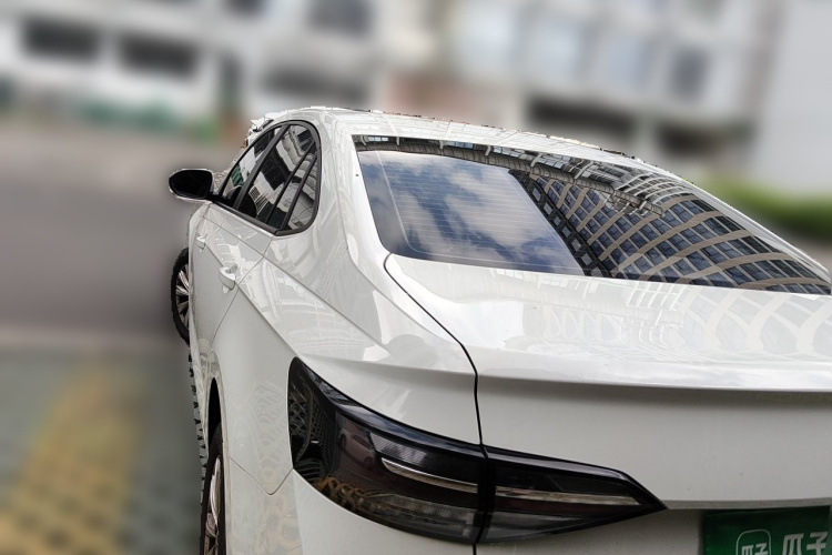Volkswagen Lavida 2025 car image #5