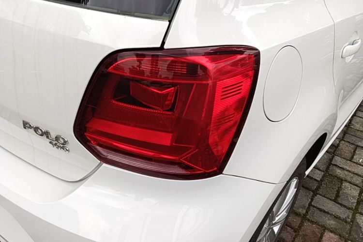 Volkswagen Polo 2016 car image #8