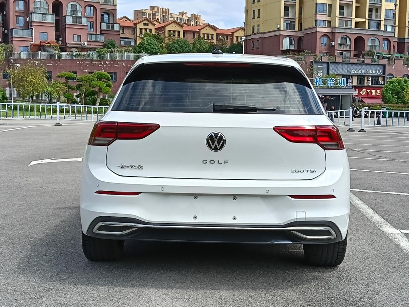Volkswagen Golf 2021 car image #7