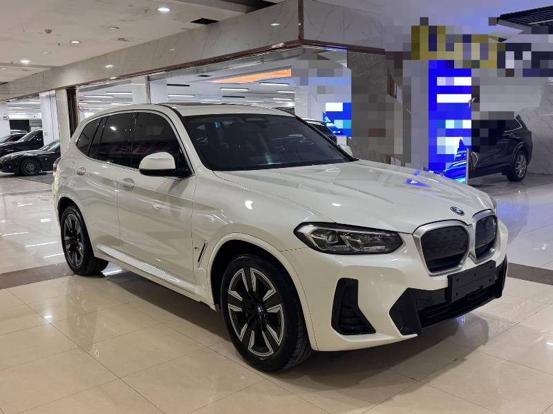 BMW iX3 2023 изображение автомобиля #3