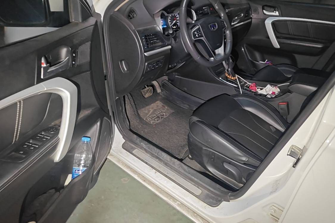 GEELY Emgrand 2017 car image #23