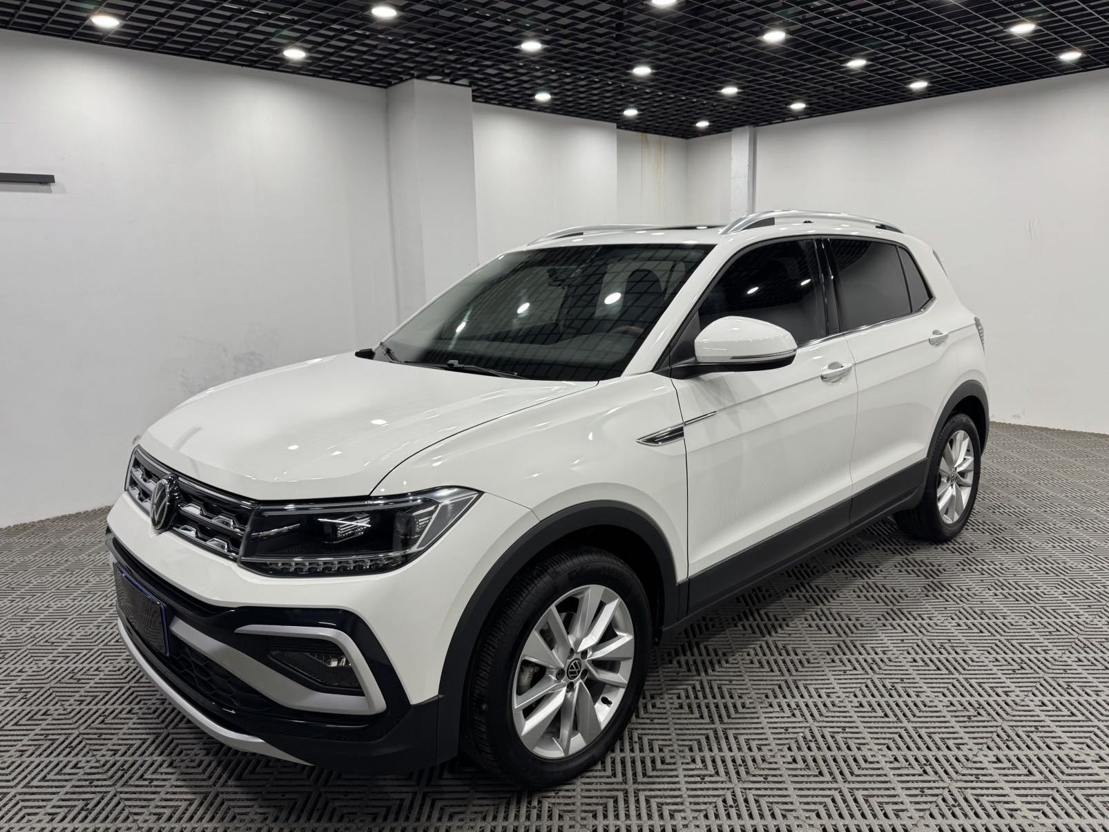 Volkswagen T-Cross 2022 car image 