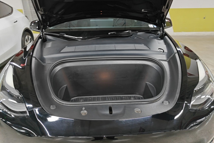 Tesla Model Y 2021 #20 Tesla Model Y 2021 car image #20