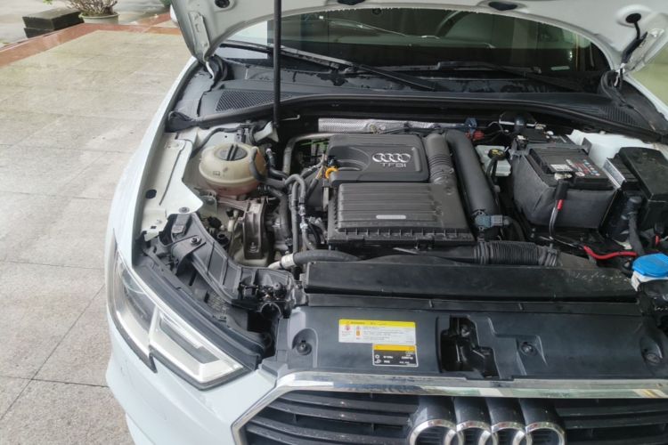 Audi A3 2018 car image #23