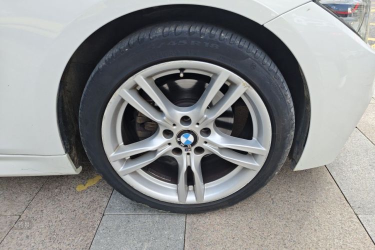 BMW 3 Series 2019 صورة سيارة #9