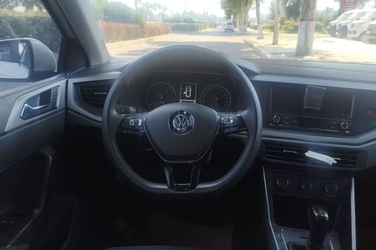 Volkswagen Polo 2020 car image #11