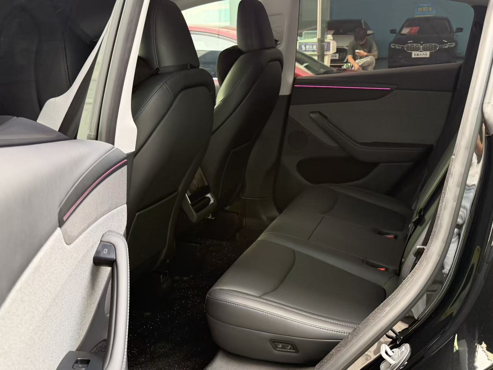 Tesla Model Y 2025 car image #4