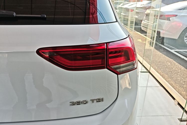 Volkswagen Golf 2022 car image #8