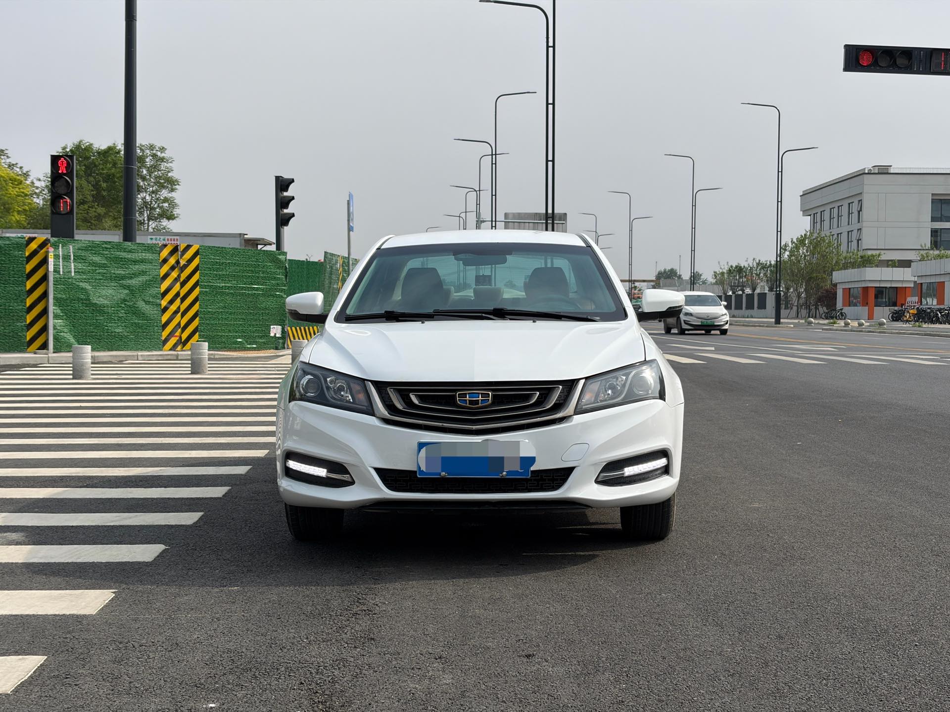 GEELY Emgrand 2017 صورة سيارة #3