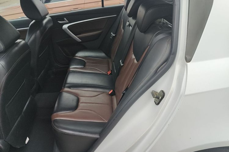 GEELY Emgrand 2016 #13 GEELY Emgrand 2016 car image #13