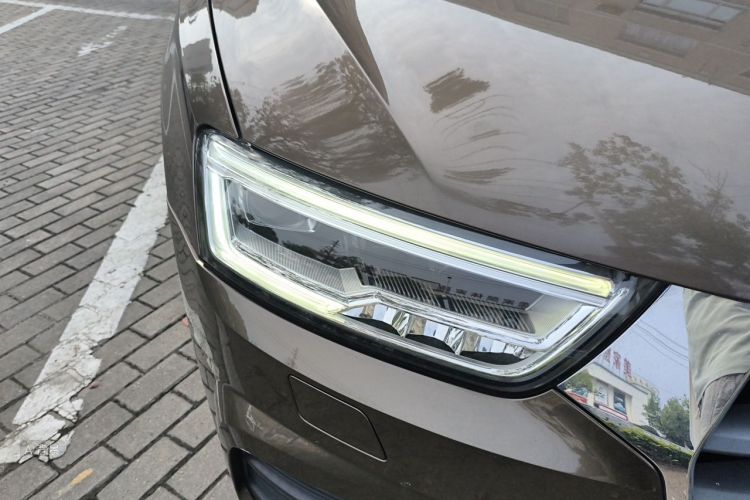 Audi Q3 2016 car image #8