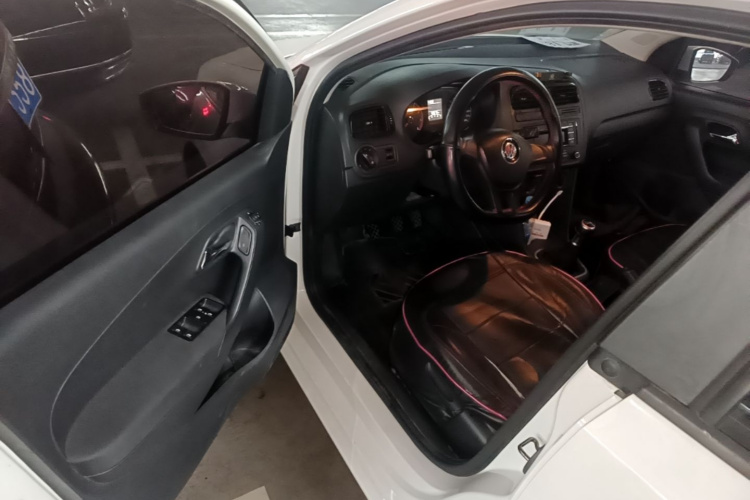 Volkswagen Polo 2016 #16 Volkswagen Polo 2016 car image #16